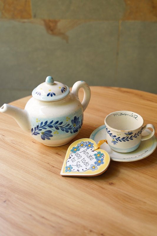 Kit madres completo: Tetera + pocillo + plato + amuleto
